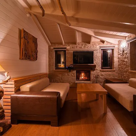شاليه Aelia Hospitality Livadi Kalívia